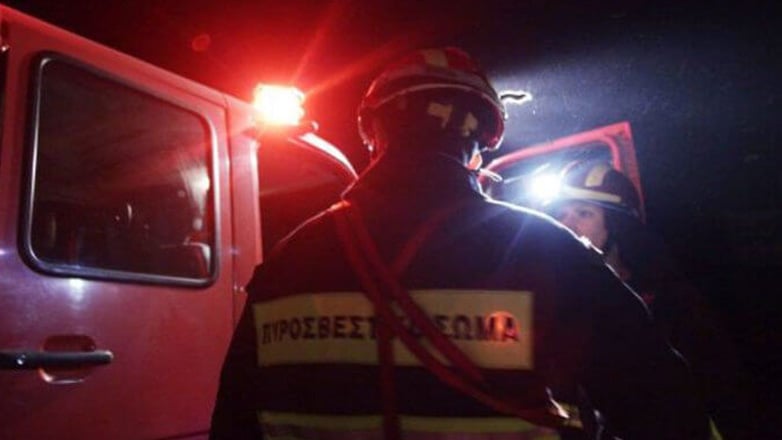 Φωτιά σε διαμέρισμα – Απεγκλωβίστηκαν τρία άτομα
