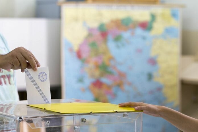 Δημοσκόπηση Interview: Στο 29,7% η ΝΔ - Κέρδισε 3 μονάδες μετά τη ΔΕΘ