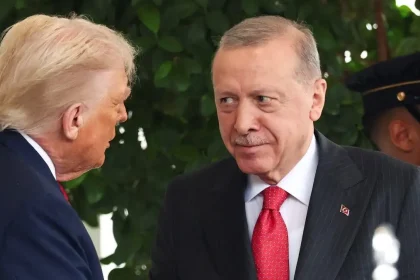 Σε θερμό κλίμα η συνάντηση Τραμπ - Ερντογάν: Το «μεγάλο παζάρι» για τα F35, F16 και τους Patriot, η καρφίτσα και η Θεολογική Σχολή της Χάλκης