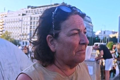 Τέμπη: Σε απεργία πείνας και 60χρονη μητέρα από την Πάτρα - «Δεν υπάρχει κανένας, μα κανένας λόγος να απαγορεύουν την εκταφή»
