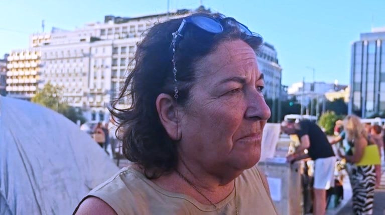 Τέμπη: Σε απεργία πείνας και 60χρονη μητέρα από την Πάτρα - «Δεν υπάρχει κανένας, μα κανένας λόγος να απαγορεύουν την εκταφή»