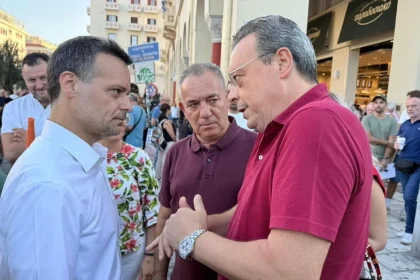Συνάντηση Φάμελλου - Δούκα σε διαδήλωση στη Θεσσαλονίκη - Τι συζήτησαν