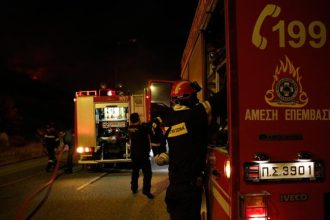 Πάτρα: Φωτιά τα ξημερώματα στο εγκαταλελειμμένο κτίριο του παλιού λιμανιού