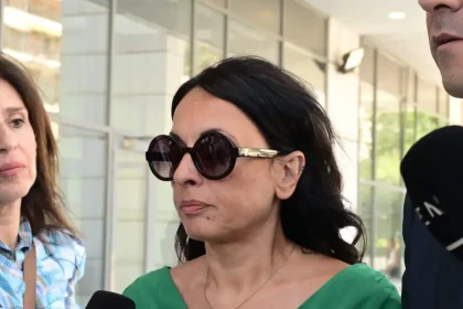 Αφροδίτη Γεωργούση για Πέτρο Φιλιππίδη: «Στη δίκη είπαν ότι δεν είμαστε αρκετά όμορφες για να μας βιάσει»