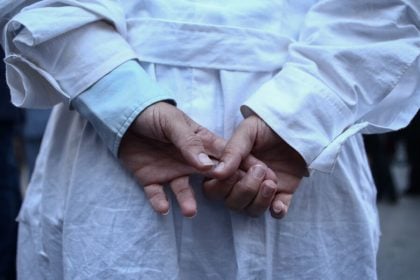 Νέα αναβολή στη δίκη του γιατρού που συνελήφθη για «φακελάκι» στο Ιπποκράτειο