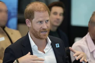 Έξαλλος ο πρίγκιπας Χάρι: «Βρετανικά δημοσιεύματα υπονομεύουν την συμφιλίωση του με τον βασιλιά Κάρολο»