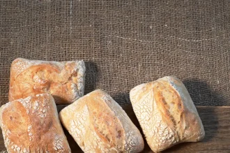 Χειροποίητα ψωμάκια για σάντουιτς τύπου τσιαμπάτα