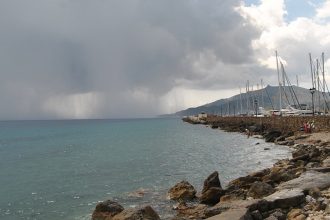 Καιρός: Λιγότερες βροχές και ηπιότερες κακοκαιρίες το φετινό φθινόπωρο