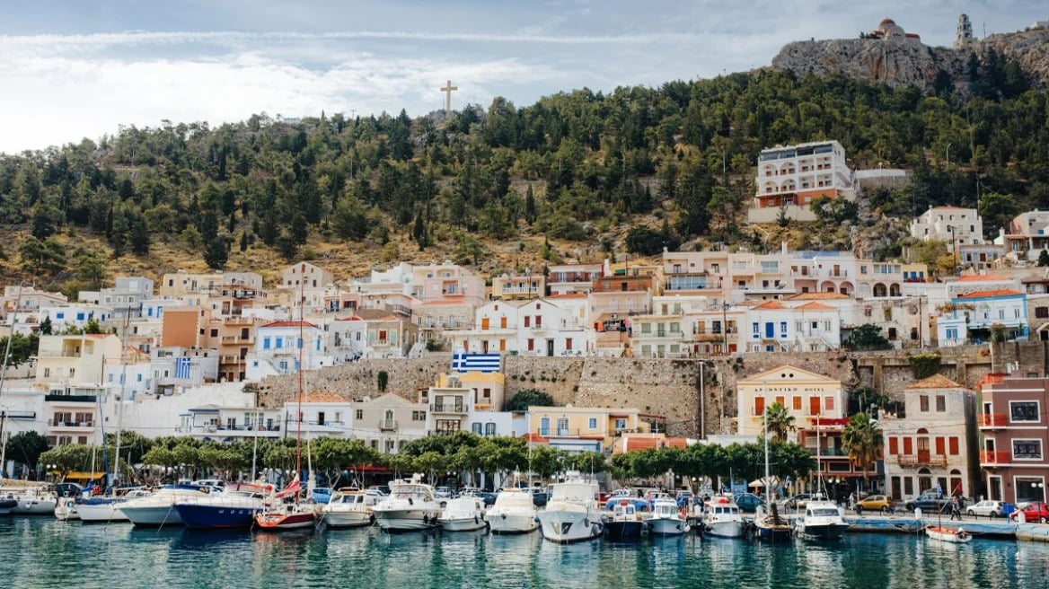 Τα νησιά στα οποία θα μειωθεί κατά 30% ο ΦΠΑ