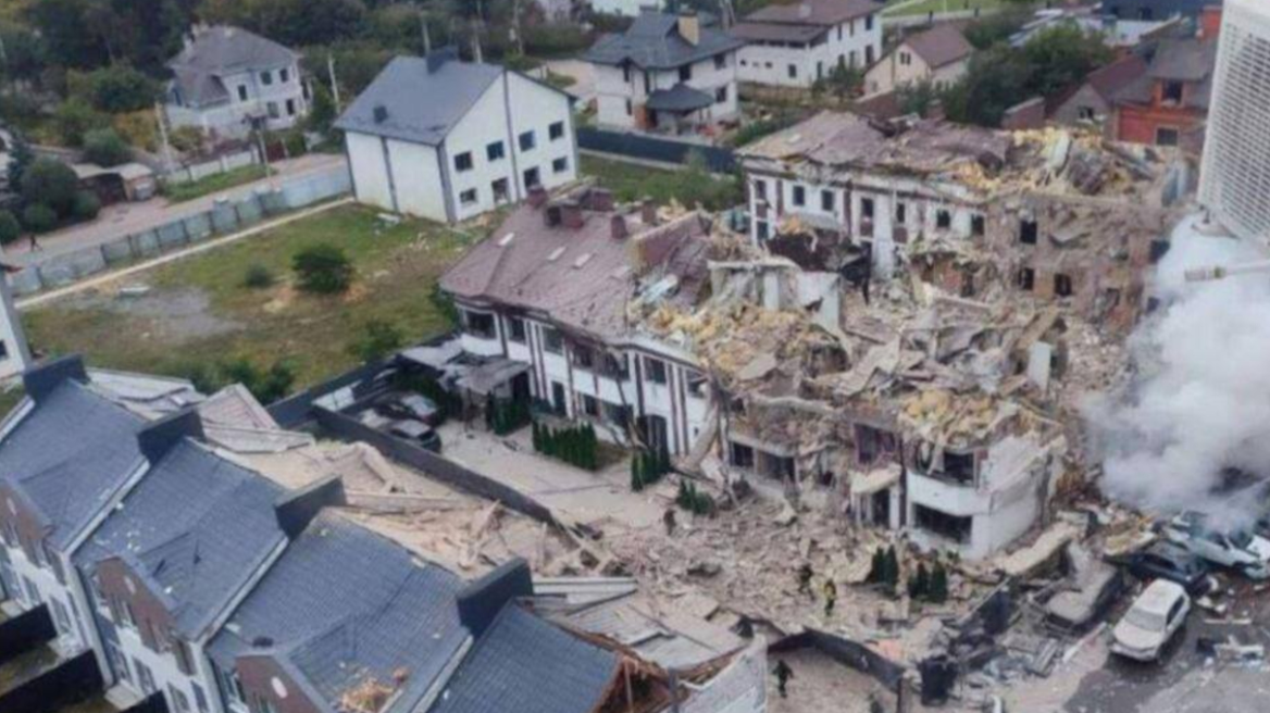 Ρωσικό σφυροκόπημα στο Κίεβο - Ένας από τους μεγαλύτερους αεροπορικούς βομβαρδισμούς από την έναρξη του πολέμου