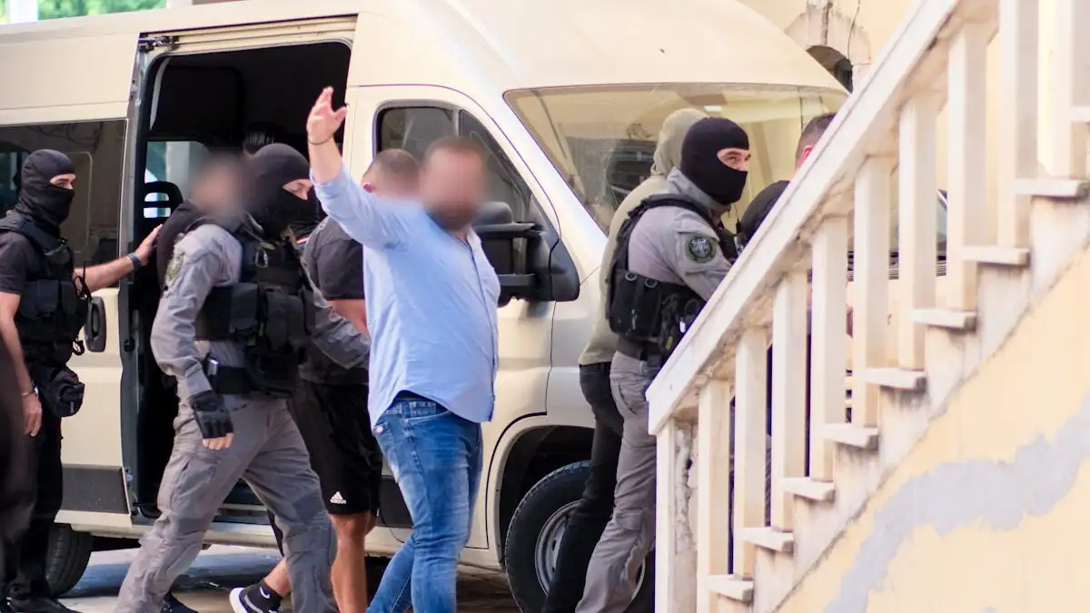 Χανιά: Στον ανακριτή υπό δρακόντεια μέτρα τα 17 μέλη της εγκληματικής οργάνωσης