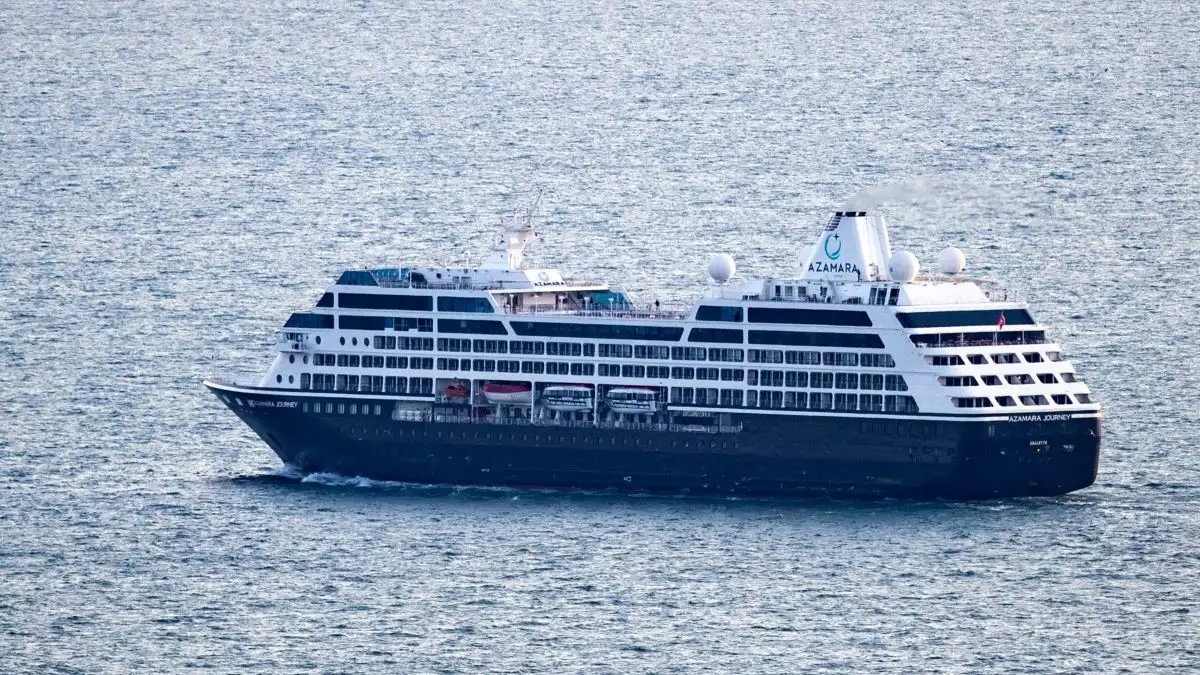 Πειραιάς: Κρουαζιερόπλοιο με 450 επιβάτες προσέκρουσε στο λιμάνι κατά την πρόσδεση