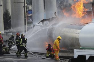 Μεξικό: Τουλάχιστον 21 νεκροί από την έκρηξη βυτιοφόρου που μετέφερε υγραέριο