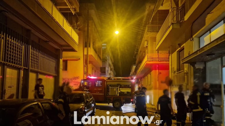 Στις φλόγες διαμέρισμα στη Λαμία – Στο νοσοκομείο έξι άτομα
