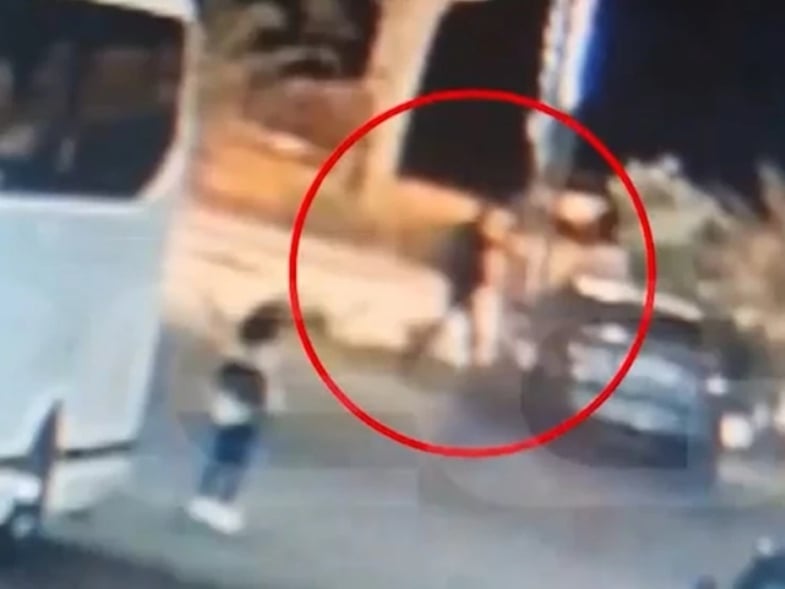 Πάτρα: Σοκαριστικές φωτογραφίες - Η άγρια επίθεση του 50χρονου στη Γαρυφαλλιά