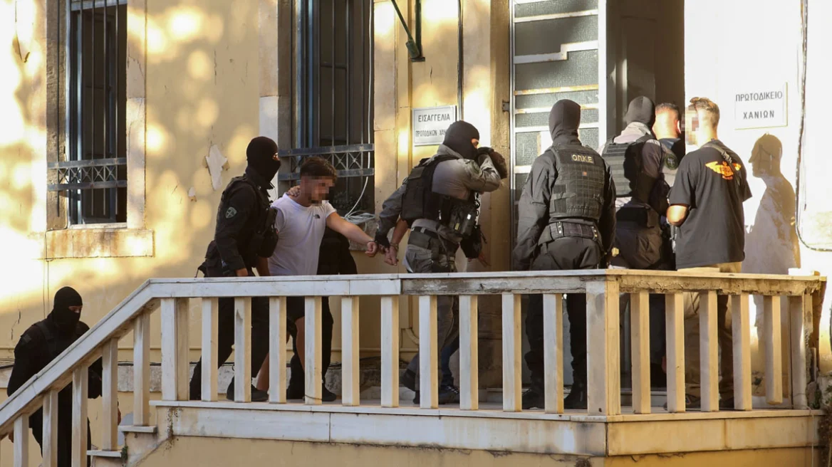 Αρχή για το Ξέπλυμα: Δεσμεύτηκαν λογαριασμοί και περιουσιακά στοιχεία των κατηγορούμενων για τη μαφία της Κρήτης 