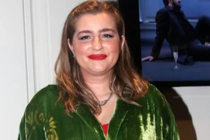 Μαρία Κίτσου: «Γονέας δεν είναι αυτός που σε γεννάει, αλλά αυτός που σε αγαπάει, σε μεγαλώνει, πονάει για σένα»