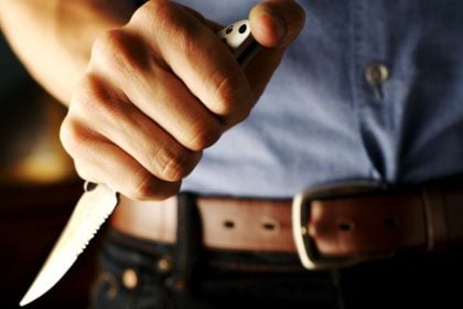 "Bγήκαν" μαχαίρια έξω από νυχτερινό κέντρο - Ξεκαθάρισμα λογαριασμών στο κέντρο της Πάτρας