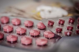 Κοινά φάρμακα αφήνουν μόνιμο «αποτύπωμα» στο έντερο, διαπιστώνει μελέτη