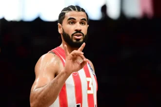 Από τον Ολυμπιακό στη Νάπολι ο Ναζ Μήτρου Λονγκ