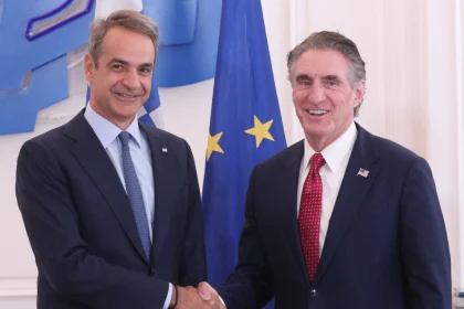 Υπουργός Εσωτερικών των ΗΠΑ στη συνάντηση με Μητσοτάκη: Θεωρούμε την Ελλάδα στρατηγικό εταίρο, μπορούμε να επεκτείνουμε την ενεργειακή συνεργασία μας