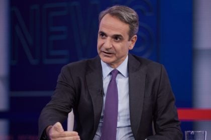 Μητσοτάκης στο Bloomberg: Από 1η Ιανουαρίου οι πολίτες θα δουν αύξηση στα εισοδήματά τους