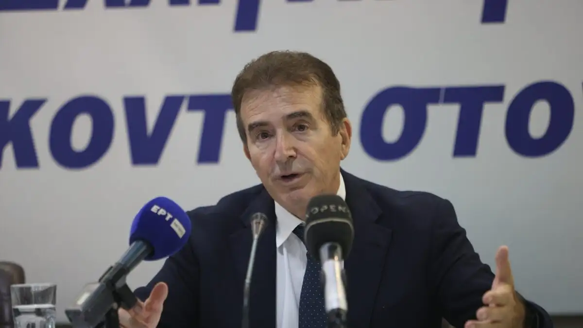 Μιχάλης Χρυσοχοΐδης: «Θα προσληφθούν 50 άοπλοι αστυνομικοί ως διαμεσολαβητές με τις κοινότητες των Ρομά»