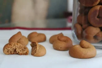 Mουστοκούλουρα μαλακά με πετιμέζι και μέλι