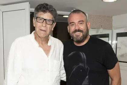 Πυγμαλίων Δαδακαρίδης για Γιάννη Μπέζο: Τα συγκινητικά λόγια και η μεγάλη αγκαλιά των δύο ηθοποιών