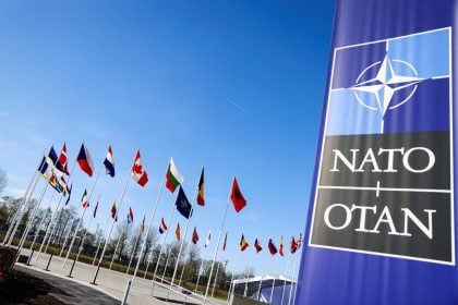 ΝΑΤΟ: Η Ρωσία πρέπει να σταματήσει την κλιμάκωση και τις ενέργειες που θέτουν σε κίνδυνο ζωές - Προειδοποιεί με ενεργοποίηση του άρθρου 5