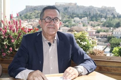 Τα Τέμπη και η Μαρία Καρυστιανού – Το ρήγμα που ανατρέπει τη Μεταπολίτευση