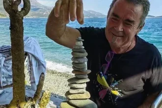 H Νέα Αριστερά Αχαΐας αποχαιρετά τον Ντίνο  Βγενόπουλο