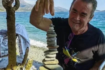 H Νέα Αριστερά Αχαΐας αποχαιρετά τον Ντίνο  Βγενόπουλο