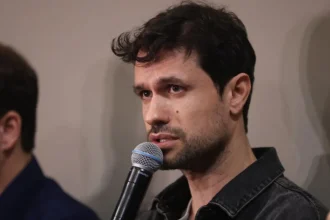 Ορφέας Αυγουστίδης: Έχω πολλές αγωνίες, δεν μπορώ να μιλήσω εύκολα για το τι με κάνει καλά