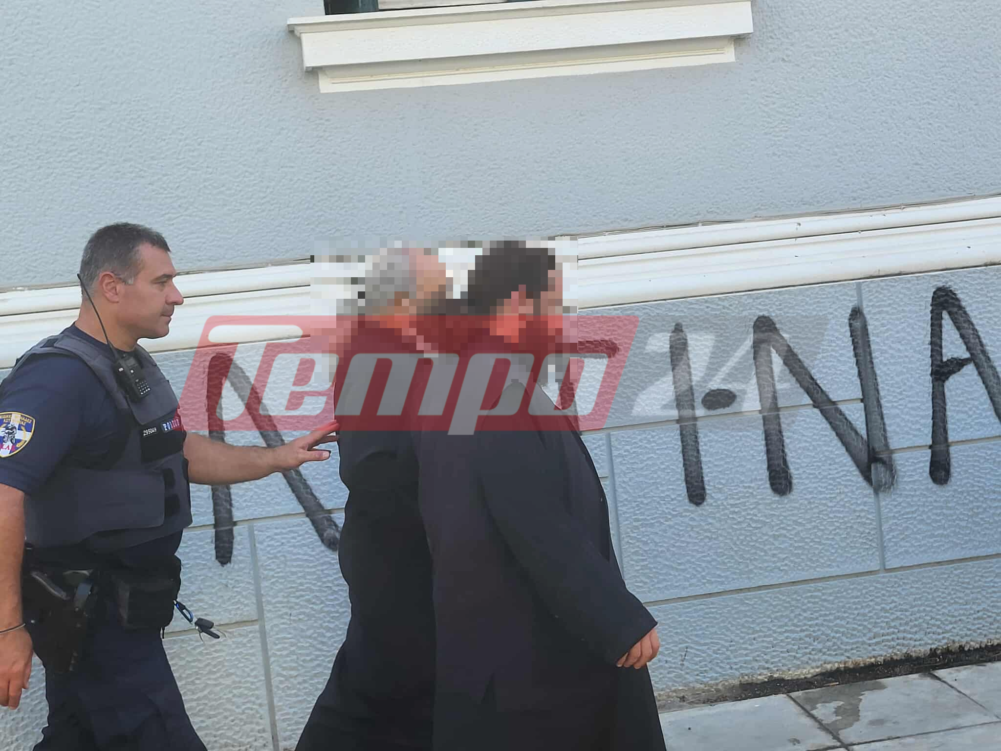 Απολογούνται οι συλληφθέντες για την υπόθεση αρχαιοκαπηλίας στη Μονή Μεγάλου Σπηλαίου - ΦΩΤΟ