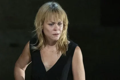 Λένα Παπαληγούρα: Με φοβίζουν πολύ οι εποχές που ζούμε, νομίζω ότι ζούμε πολύ άγριες εποχές κοινωνικά