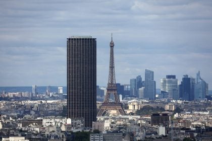Oι αγορές ετοιμάζονται να κάνουν κομμάτια τη Γαλλία – Tι θα γίνει με την ΕΕ
