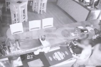 Πάτρα: Βίντεο με ανήλικους διαρρήκτες να εισβάλλουν σε καφέ της παραλιακής - 7χρονος ο αρχηγός τους!