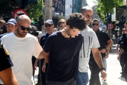 Πάτρα: «Οι θεσμοί απέδειξαν ότι μπορούν να διορθώνουν τα λάθη» - Οι δικηγόροι των δύο νεαρών για τον «εμπρησμό» στο Γηροκομειό