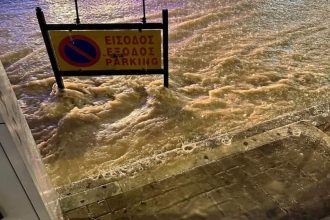 Καιρός: Μεγάλη προσοχή σήμερα Κυριακή - "Σήμα για 100 τόνους νερού δίνουν τα μοντέλα"