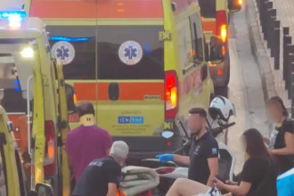 Πειραιάς: Λεωφορείο συγκρούστηκε με τραμ - 30 επιβάτες τραυματίες! (ΒΙΝΤΕΟ)