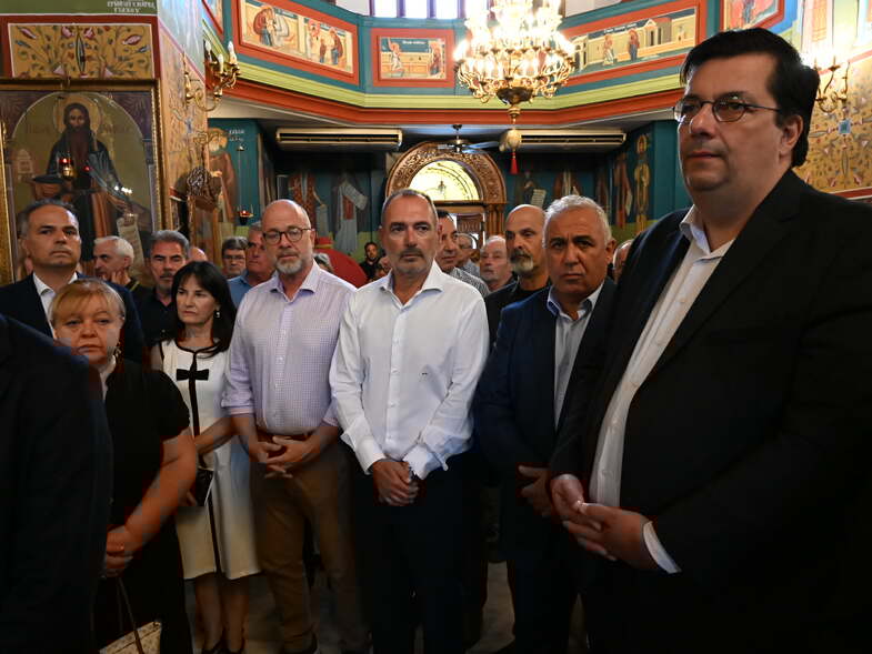 Αίγιο: Το στερνό αντίο στον Άρη Τηλιγάδη- «Έζησες όχι μόνο για σένα αλλά και για τους άλλους» (ΦΩΤΟ)