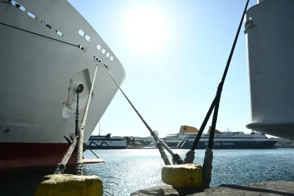 Νεκρός 20χρονος ναυτικός στο πλοίο Blue Star Chios – Πιάστηκε σε συρόμενη πόρτα στο γκαράζ