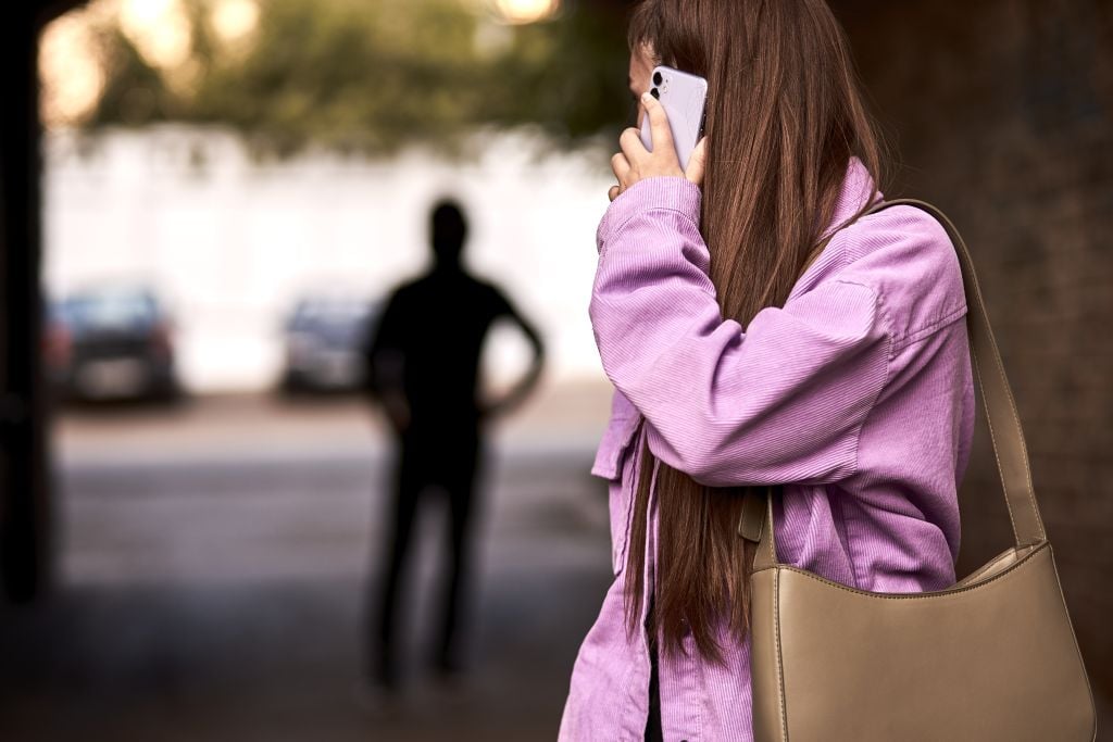 ΚΕΘΙ-Συμβουλευτικό Κέντρο Πάτρας: Stalking, η αόρατη βία της καθημερινότητας 