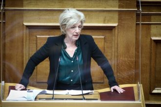 Σία Αναγνωστοπούλου: Παρέμβαση για τον Οδοντωτό και τον Προαστιακό Πάτρας