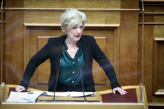 Σία Αναγνωστοπούλου: Παρέμβαση για τον Οδοντωτό και τον Προαστιακό Πάτρας