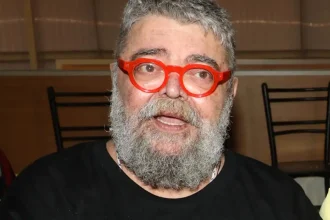 Ο Σταμάτης Κραουνάκης αποκαλύπτει ποια είναι η «χοντρή» από το τραγούδι «Άδωνις»