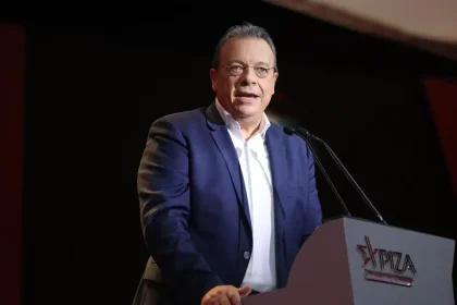 ΣΥΡΙΖΑ κατά της κυβέρνησης για την ακρίβεια: Η επίκαιρη ερώτηση του Φάμελλου που επιχειρεί να φέρει στη Βουλή τον Μητσοτάκη