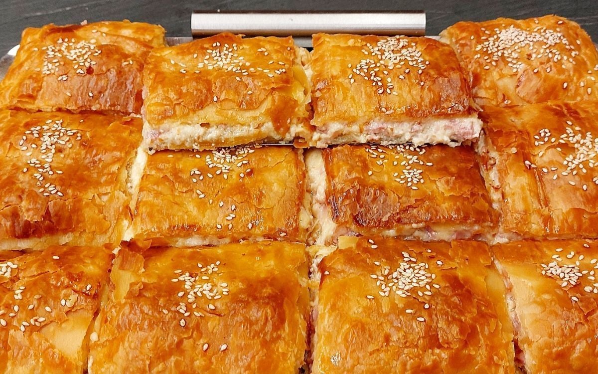 Ζαμπονοτυρόπιτα με γκούντα, μοτσαρέλα, μπέικον και ζαμπόν
