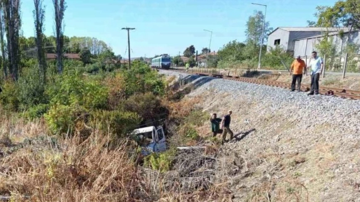 Tρένο παρέσυρε αγροτικό σε αφύλακτη διάβαση μέσα στο Σουφλί - Η ανακοίνωση της Hellenic Train